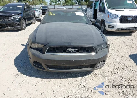2014 Ford Mustang V6 z USA, uszkodzony, nr VIN 1ZVBP8EM5E5322512
